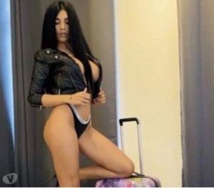 Lilly-may escort girl à Joeuf
